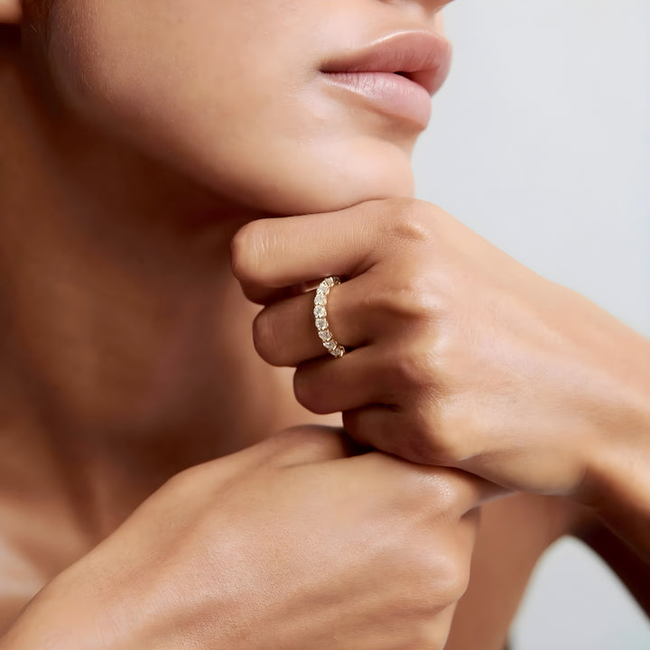 טבעת שורה יהלומים עגולים 1.10 קראט