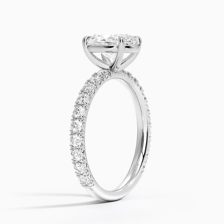 טבעת אירוסין יהלום אובל 1.50 קראט עם יהלומי צד