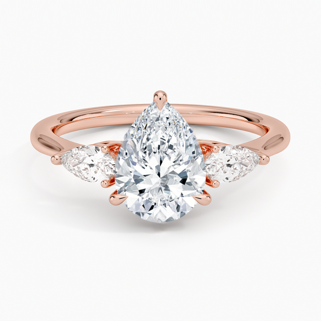 טבעת אירוסין יהלום טיפה 1.5 קראט ויהלומי טיפות בצדדים