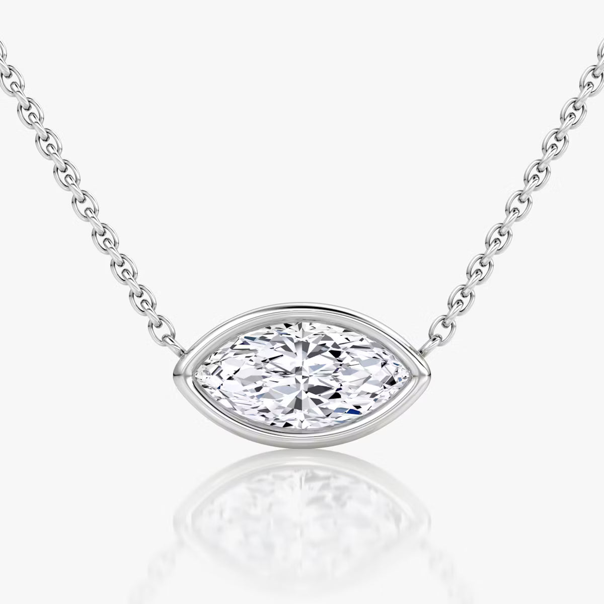 שרשרת סוליטר יהלום מרקיזה 2 קראט מרחף בשיבוץ בזל מזרח-מערב