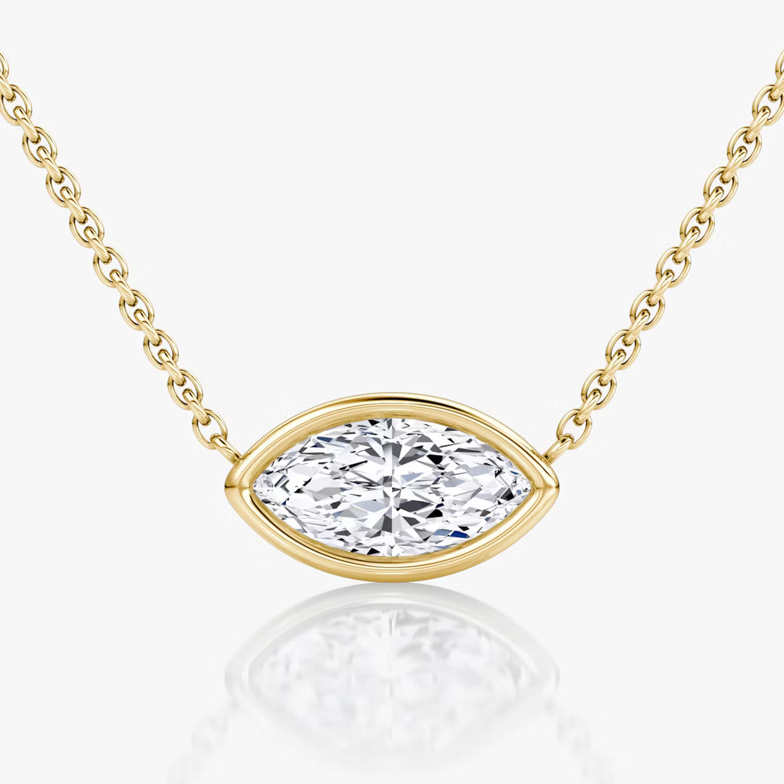 שרשרת סוליטר יהלום מרקיזה 2 קראט מרחף בשיבוץ בזל מזרח-מערב