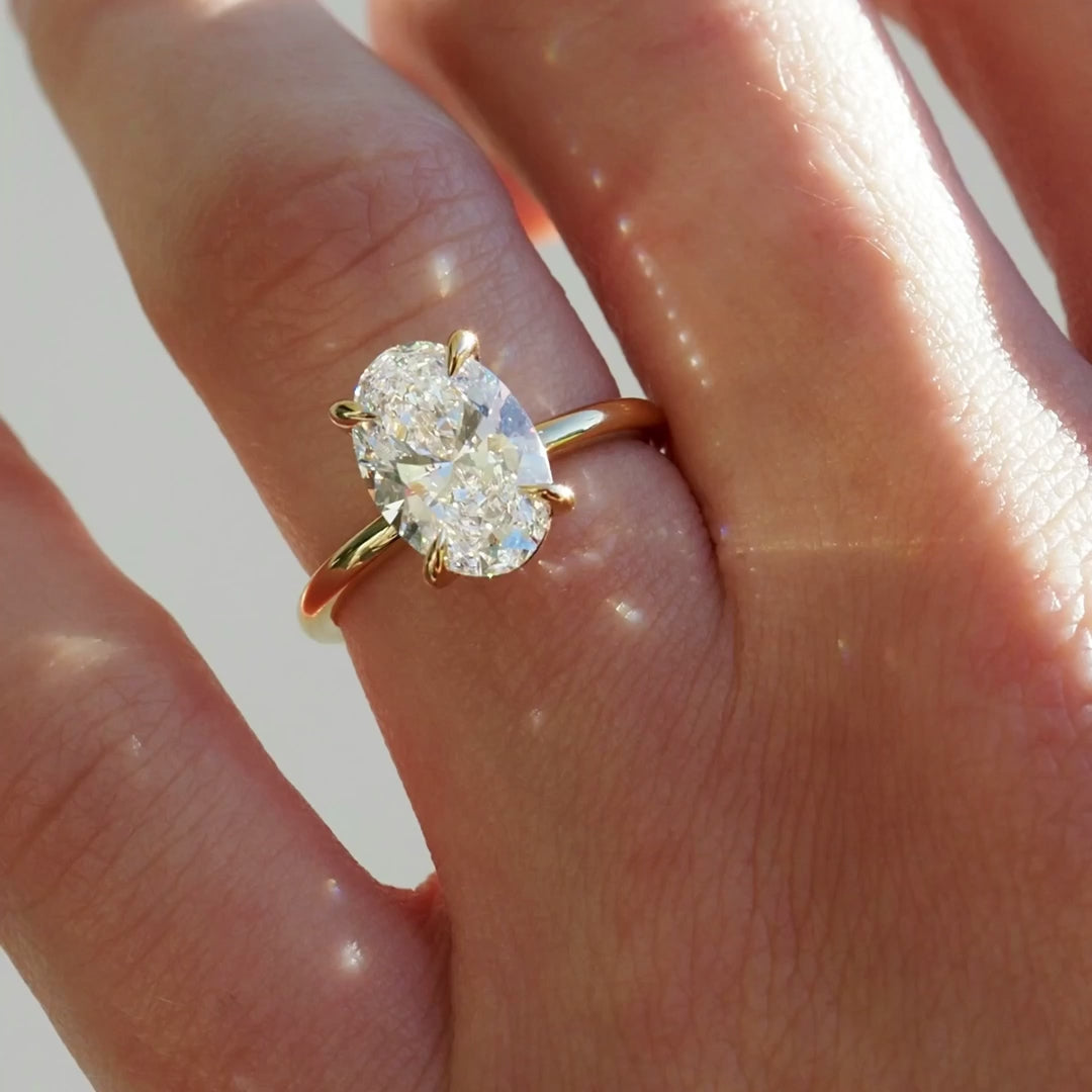 טבעת אירוסין סוליטר יהלום אובל 2.5 קראט